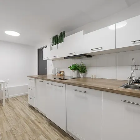 Shortstaypoland Batorego B170 * Βαρσοβία